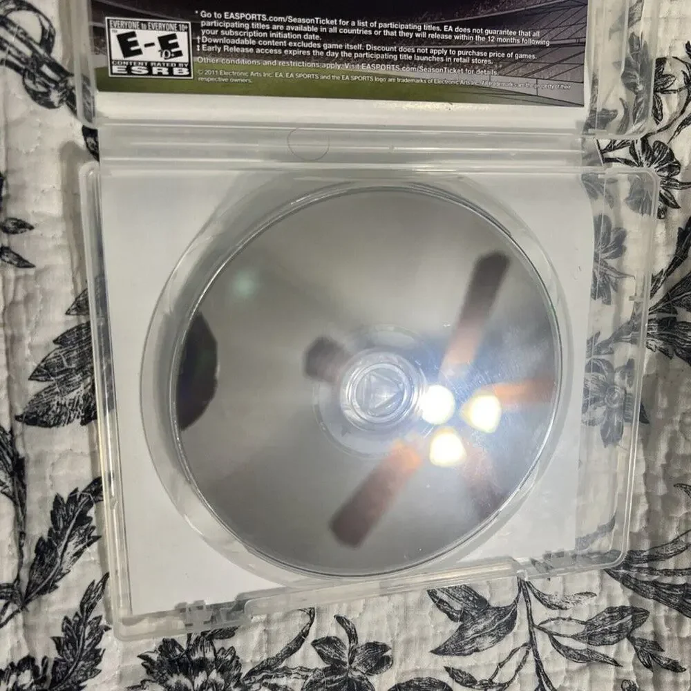 Madden NFL 12 (Sony PlayStation 3, 2011)‎